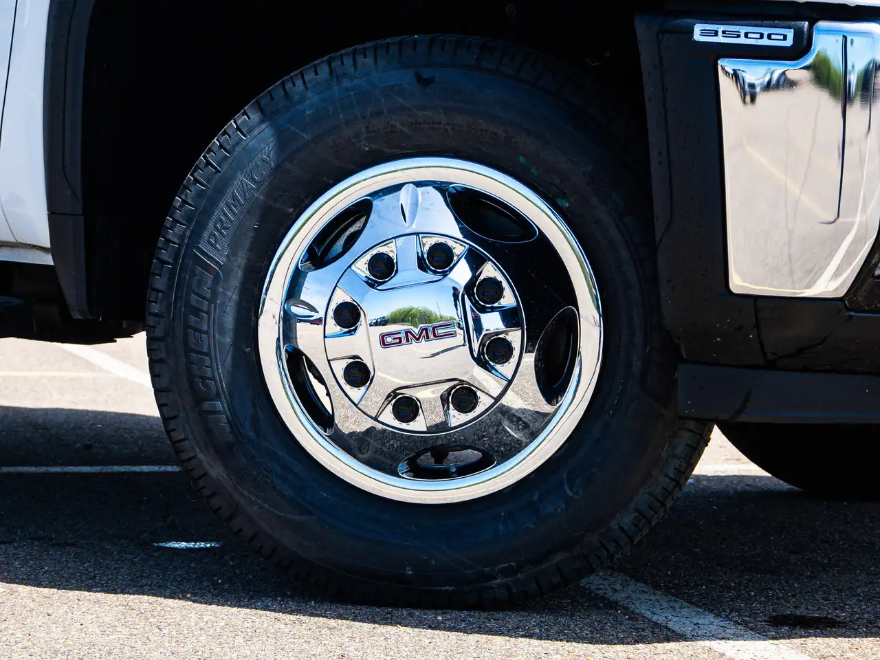 GMC Sierra 3500HD снимка GMC Sierra 3500HD