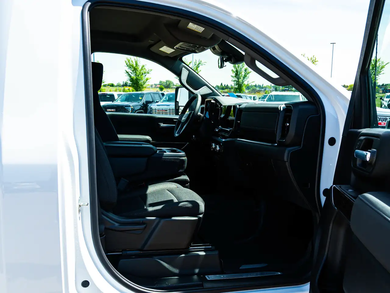 GMC Sierra 3500HD снимка GMC Sierra 3500HD