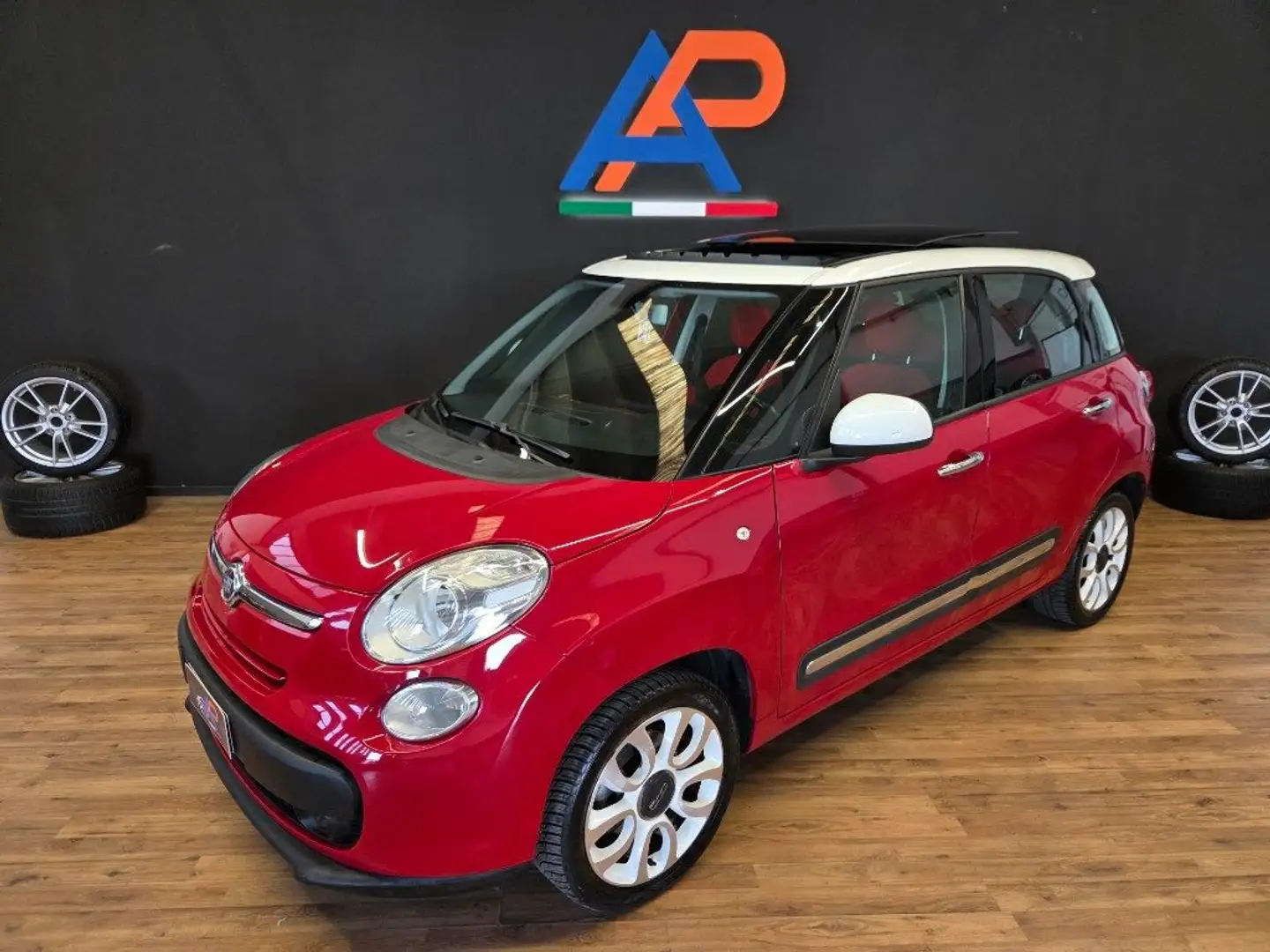Fiat 500L 1.3 Multijet 85 CV Lounge TETTO APRIBILE Rood - 2