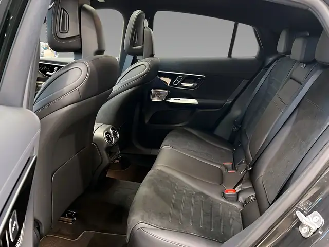 Mercedes-Benz GLC 200 view 9
