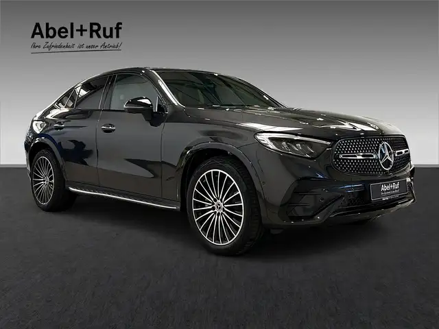 Mercedes-Benz GLC 200 view 3