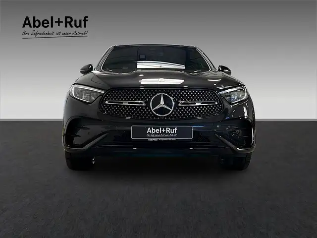 Mercedes-Benz GLC 200 view 2