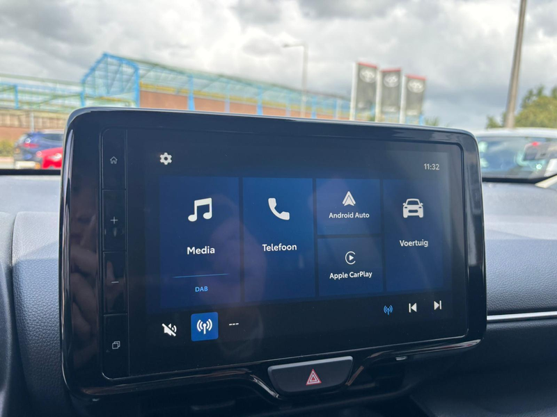 Toyota Yaris Cross 1.5 Hybrid 115 Business Plus Parkeersensoren voor — photo 9