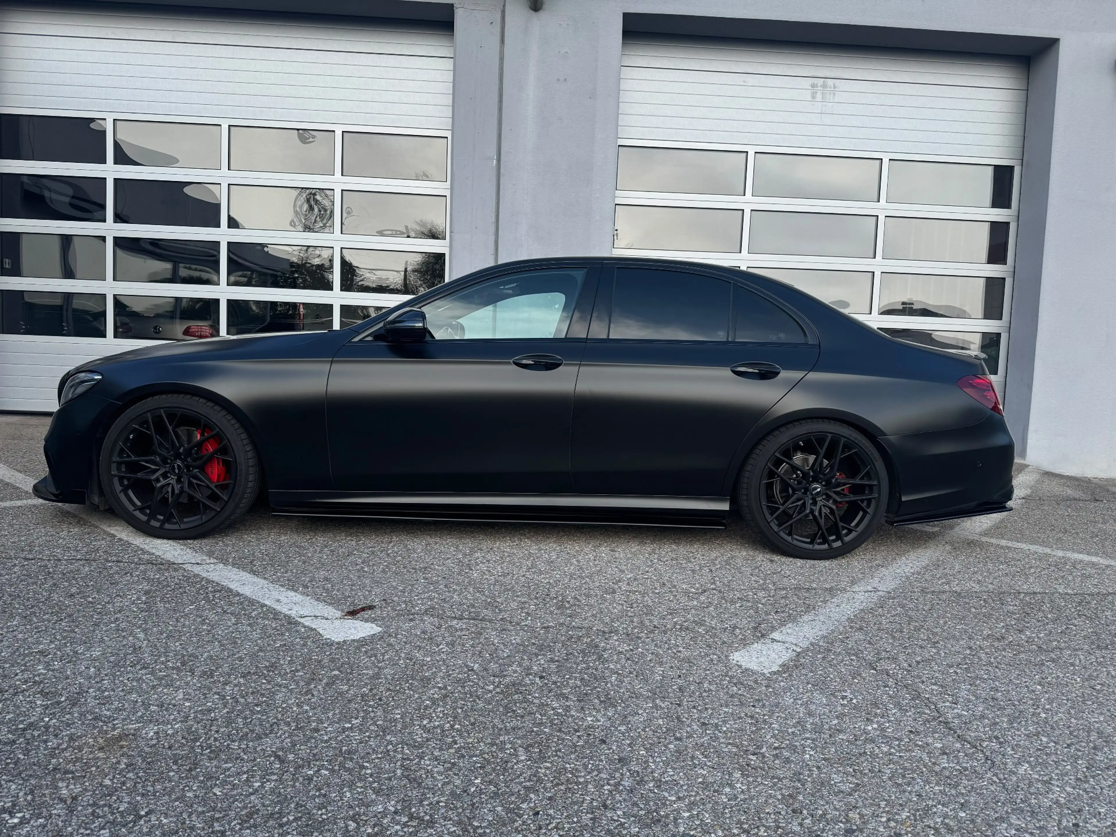 Mercedes-Benz E 220 E 220d AMG Burmester — photo 3