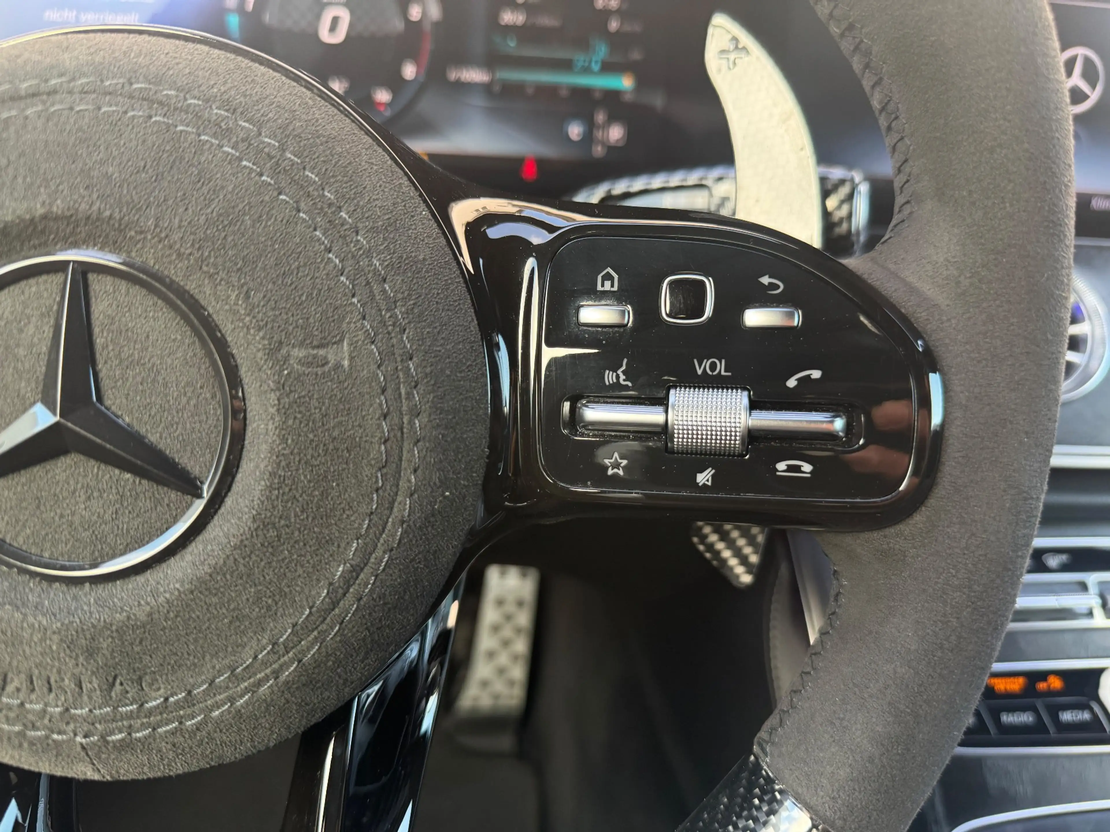 Mercedes-Benz E 220 E 220d AMG Burmester — photo 15