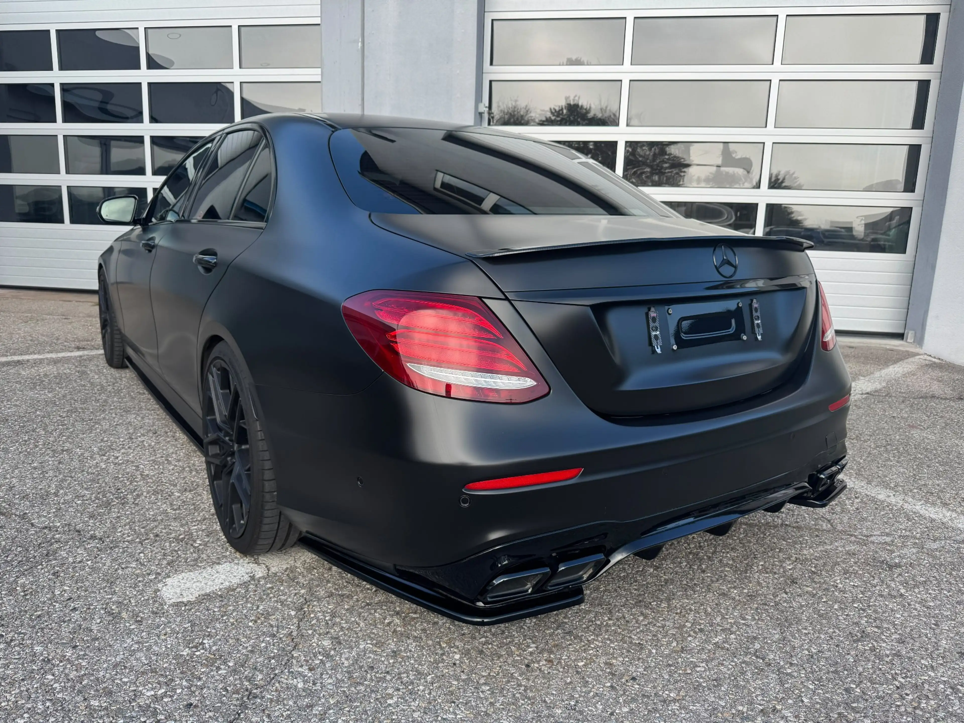Mercedes-Benz E 220 E 220d AMG Burmester — photo 4
