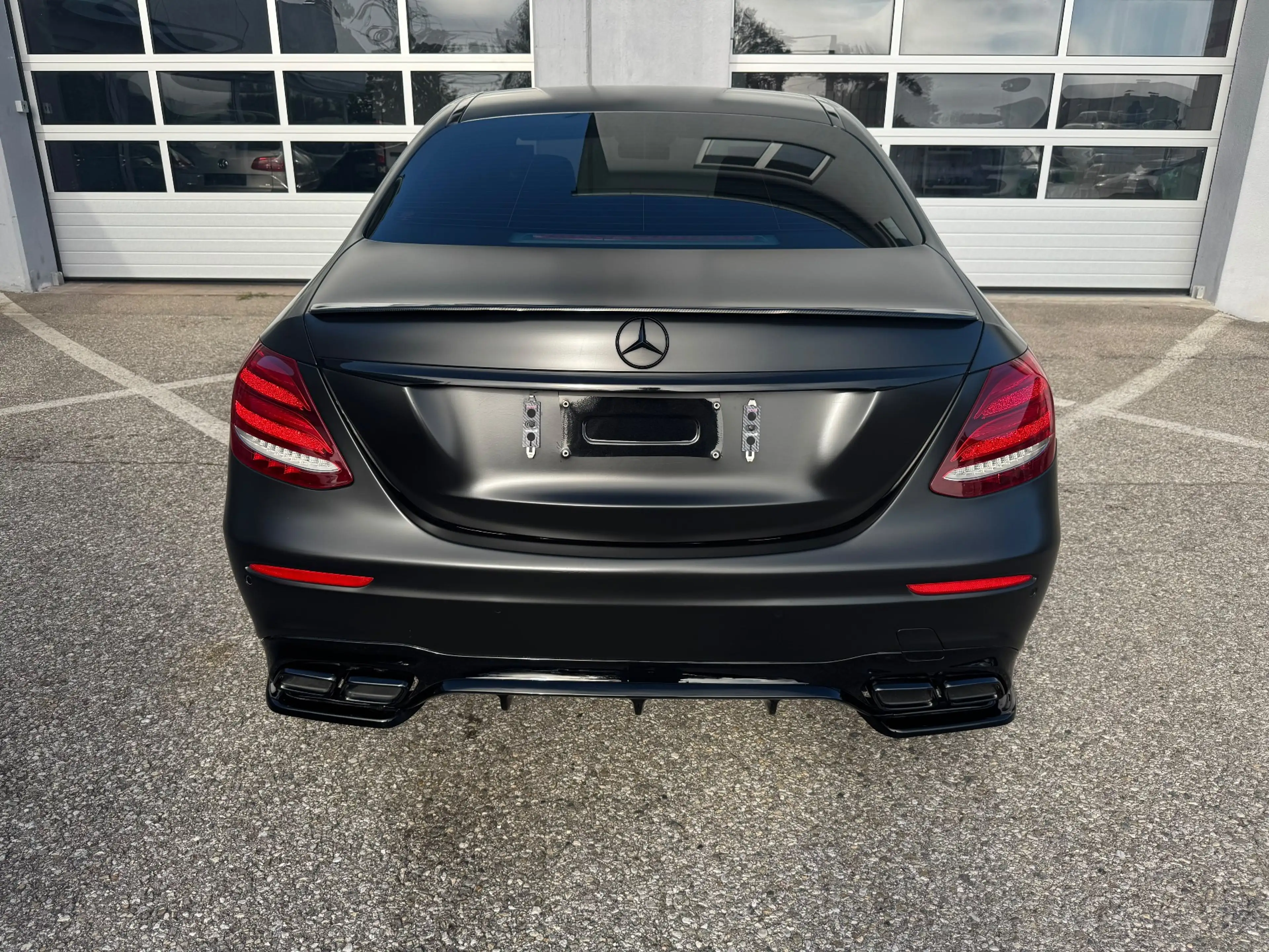 Mercedes-Benz E 220 E 220d AMG Burmester — photo 5