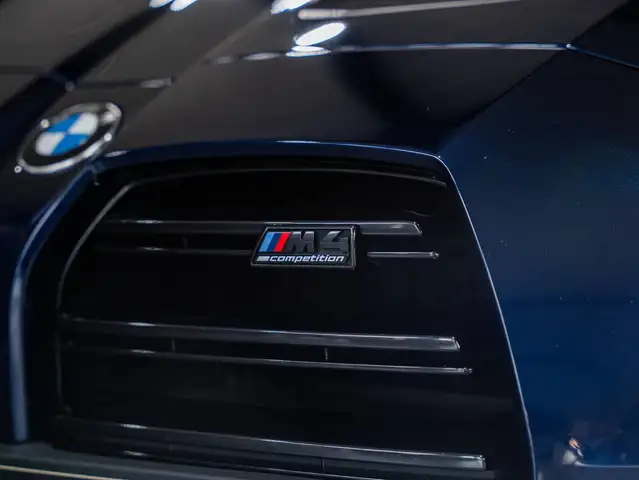 BMW M4 view 7
