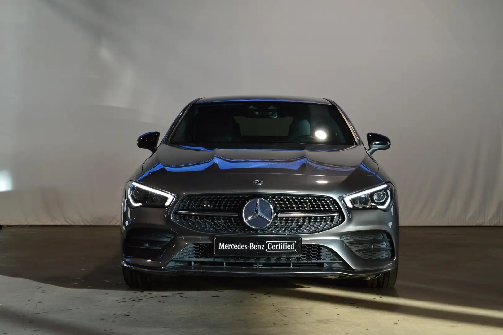 Mercedes-Benz CLA 180 CLA AMG Line Grijs - 2