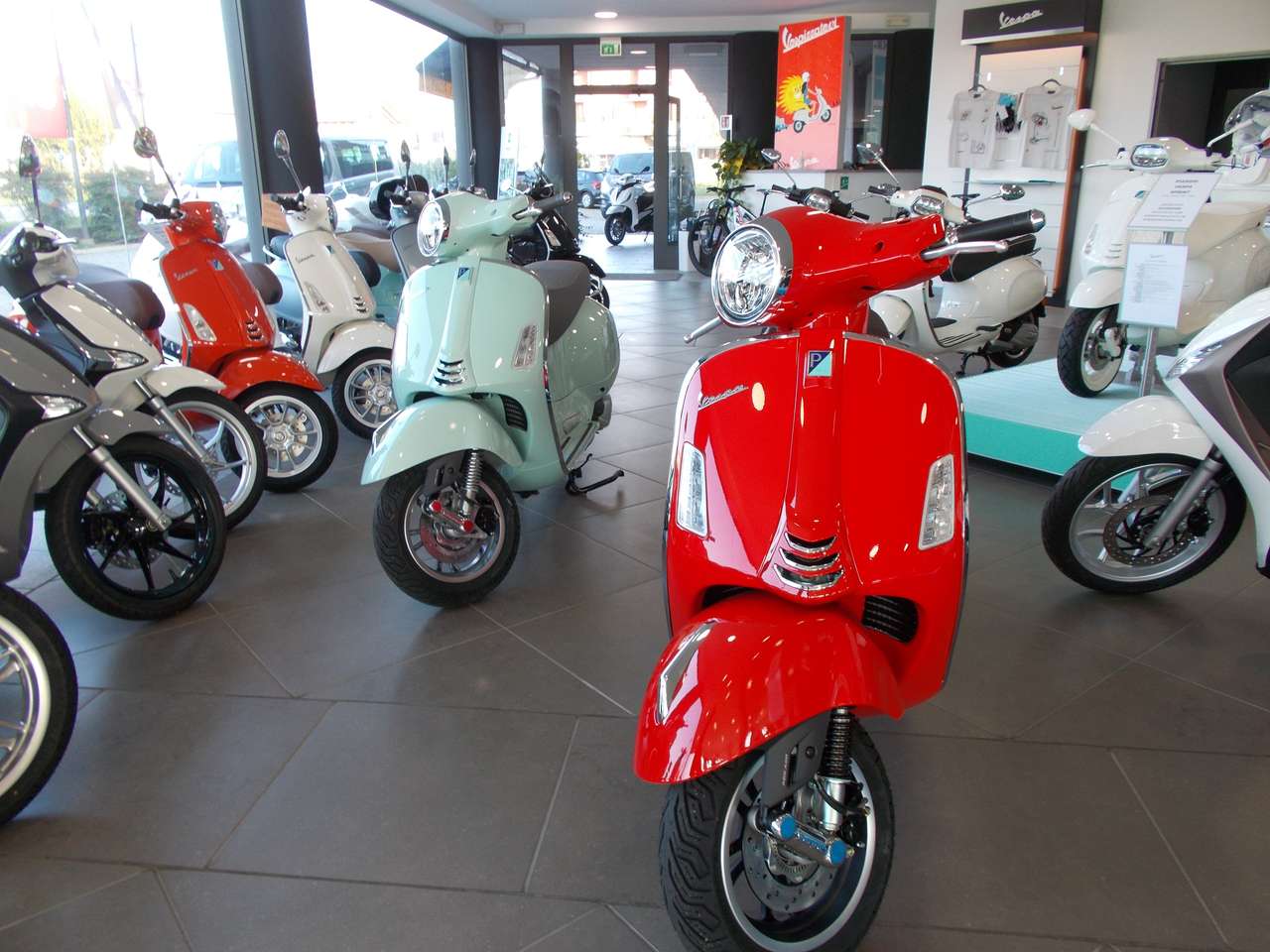 Vespa GTS Super 300 2024