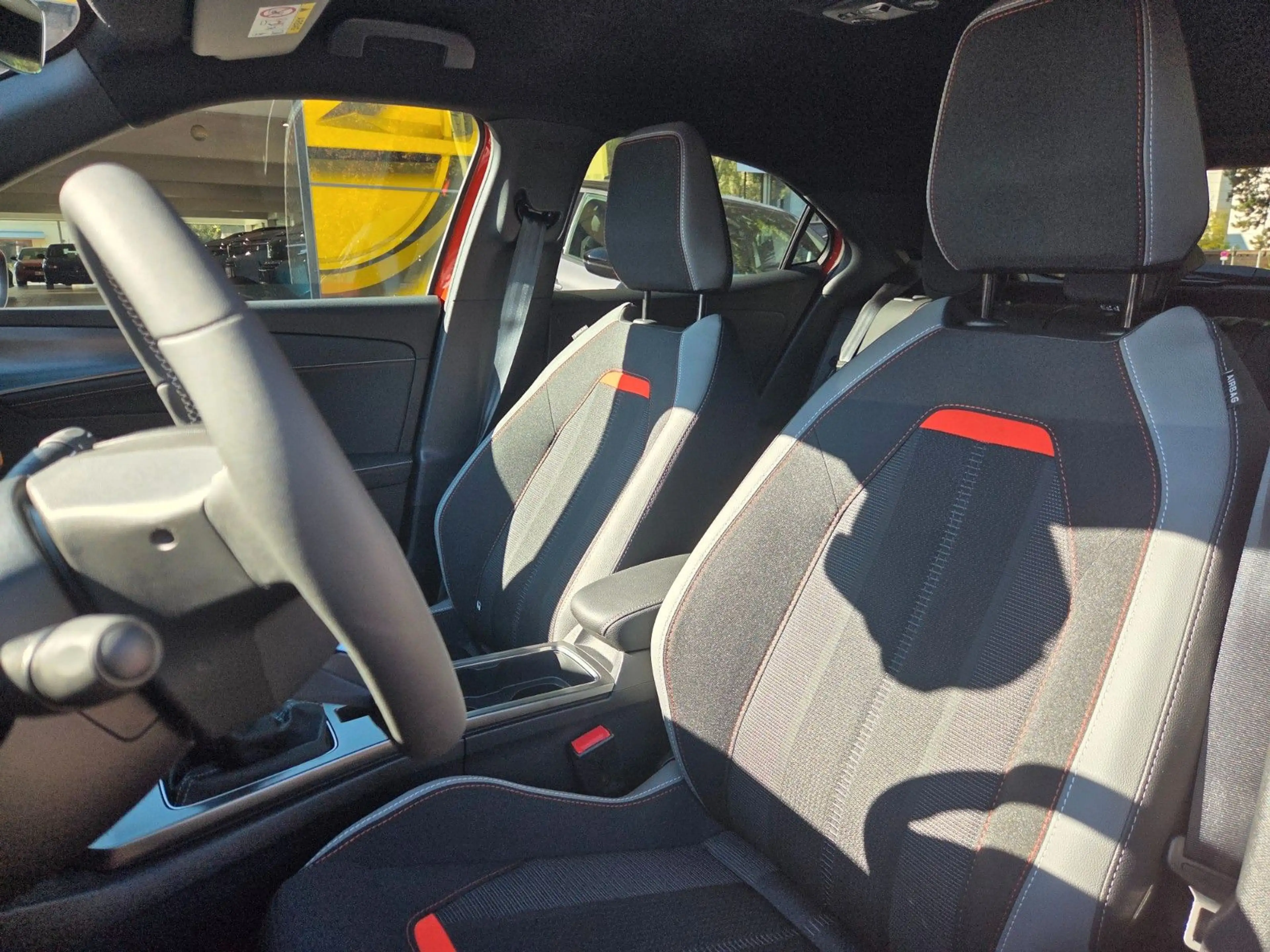Opel Mokka 1.2T MT6 YES Sitzheizung + Allwetterreife — photo 13