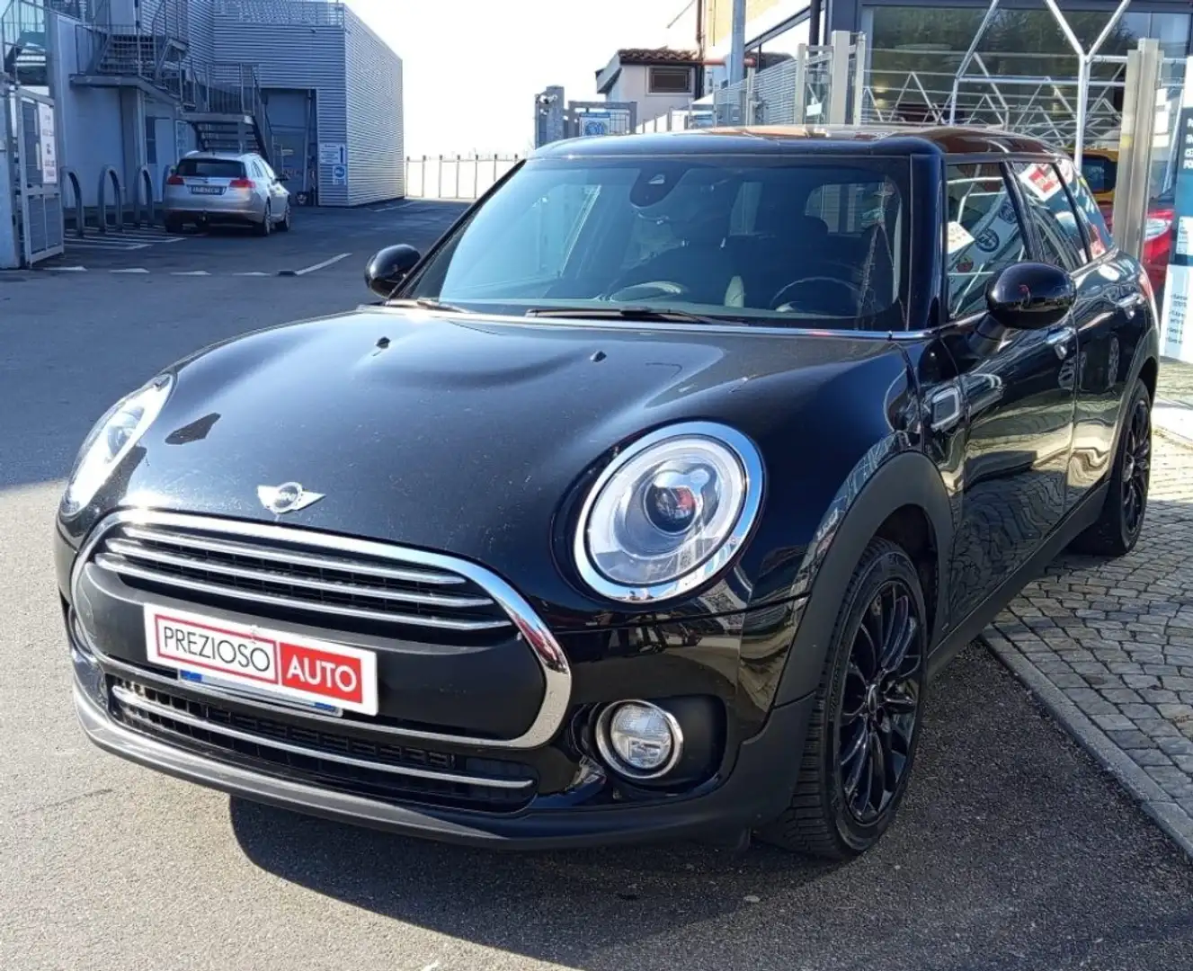 MINI One Clubman 1.5 Hype Zwart - 1