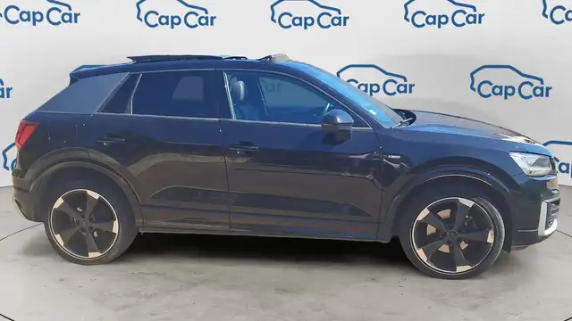 Audi Q2 view 4