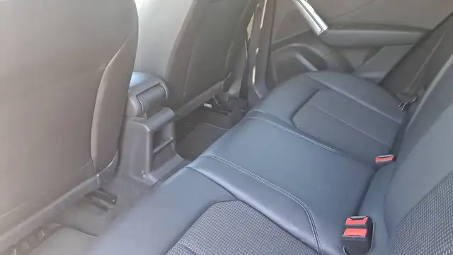 Audi Q2 view 9