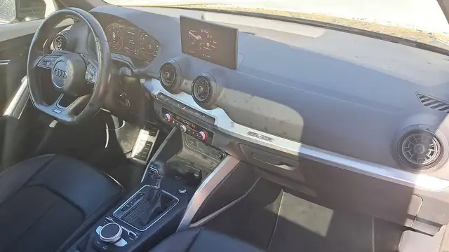 Audi Q2 view 10