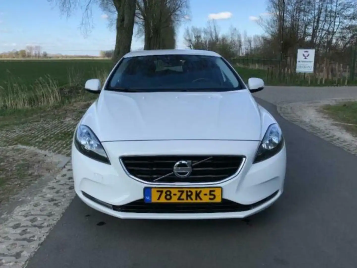 Volvo V40 V40 1.6 D2 Momentum Alb - 1
