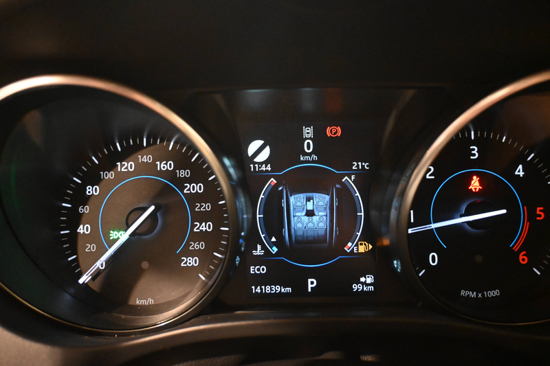 Jaguar F-Pace 2.0 D AWD SPORT / CAMERA / XENON / CARPLAY / PDC !! — photo 15