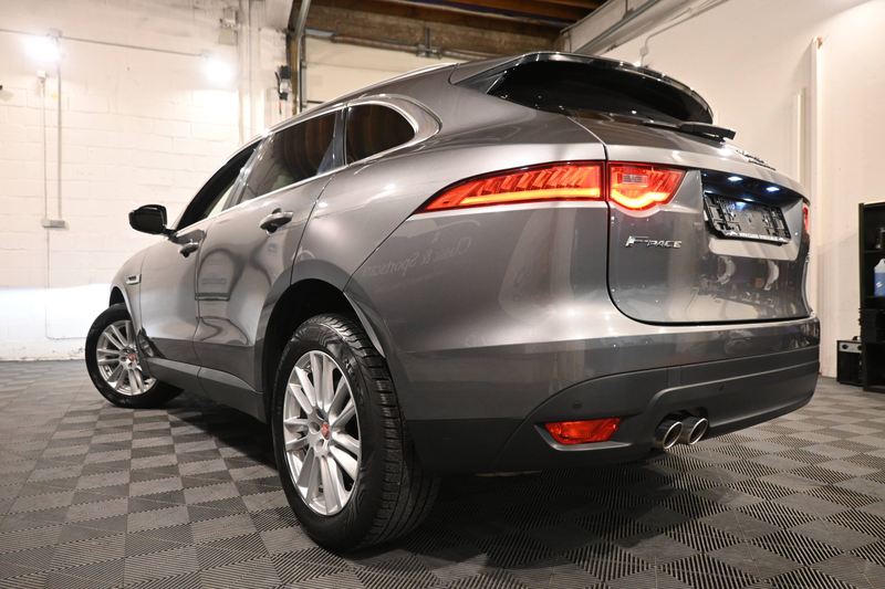 Jaguar F-Pace 2.0 D AWD SPORT / CAMERA / XENON / CARPLAY / PDC !! — photo 8