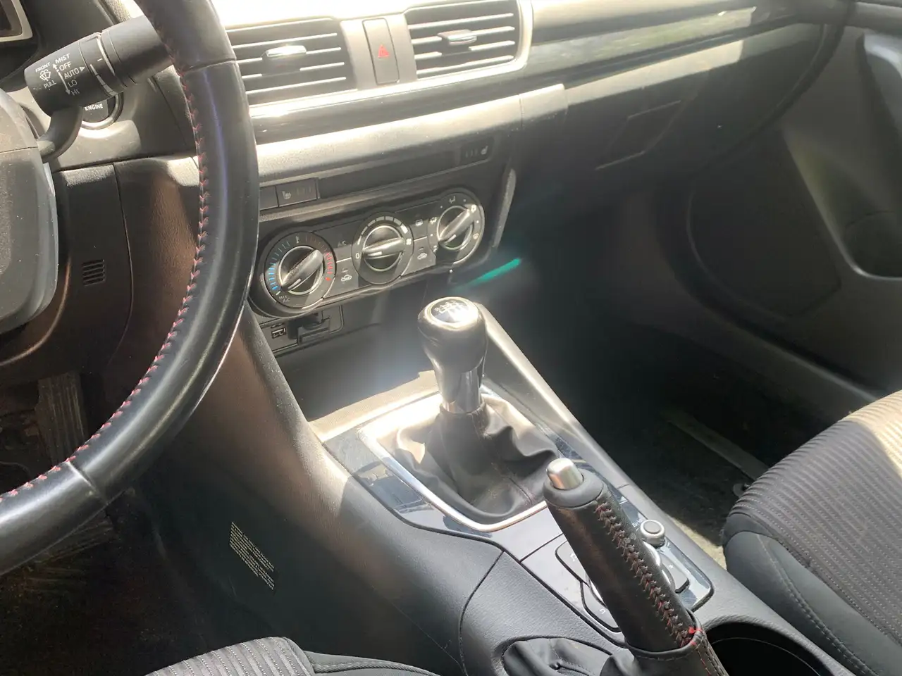 Mazda 3 снимка Mazda 3