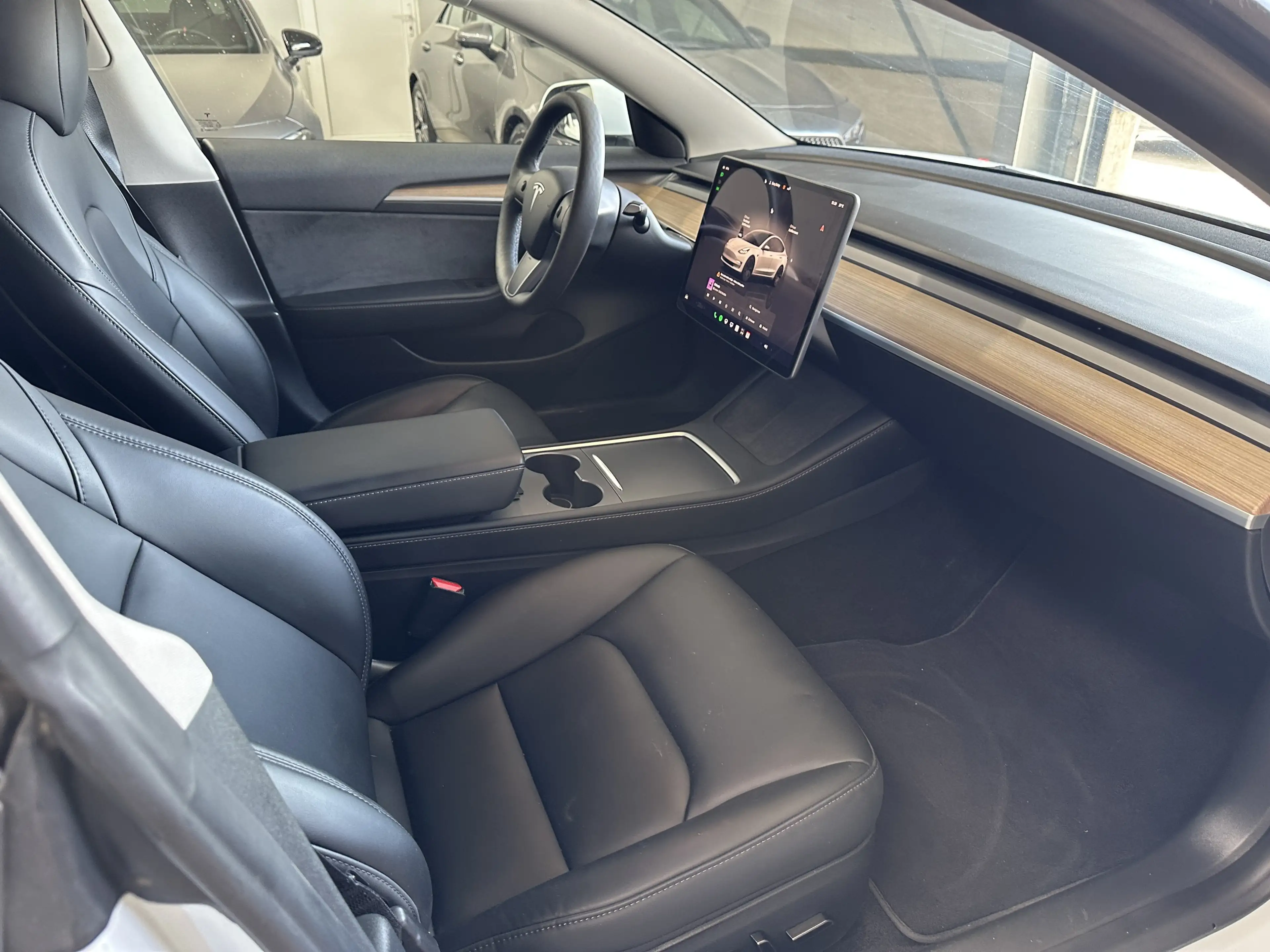 Tesla Model 3 LR Dual AWD AHK Pano Ryzen Wärmepumpe — photo 13