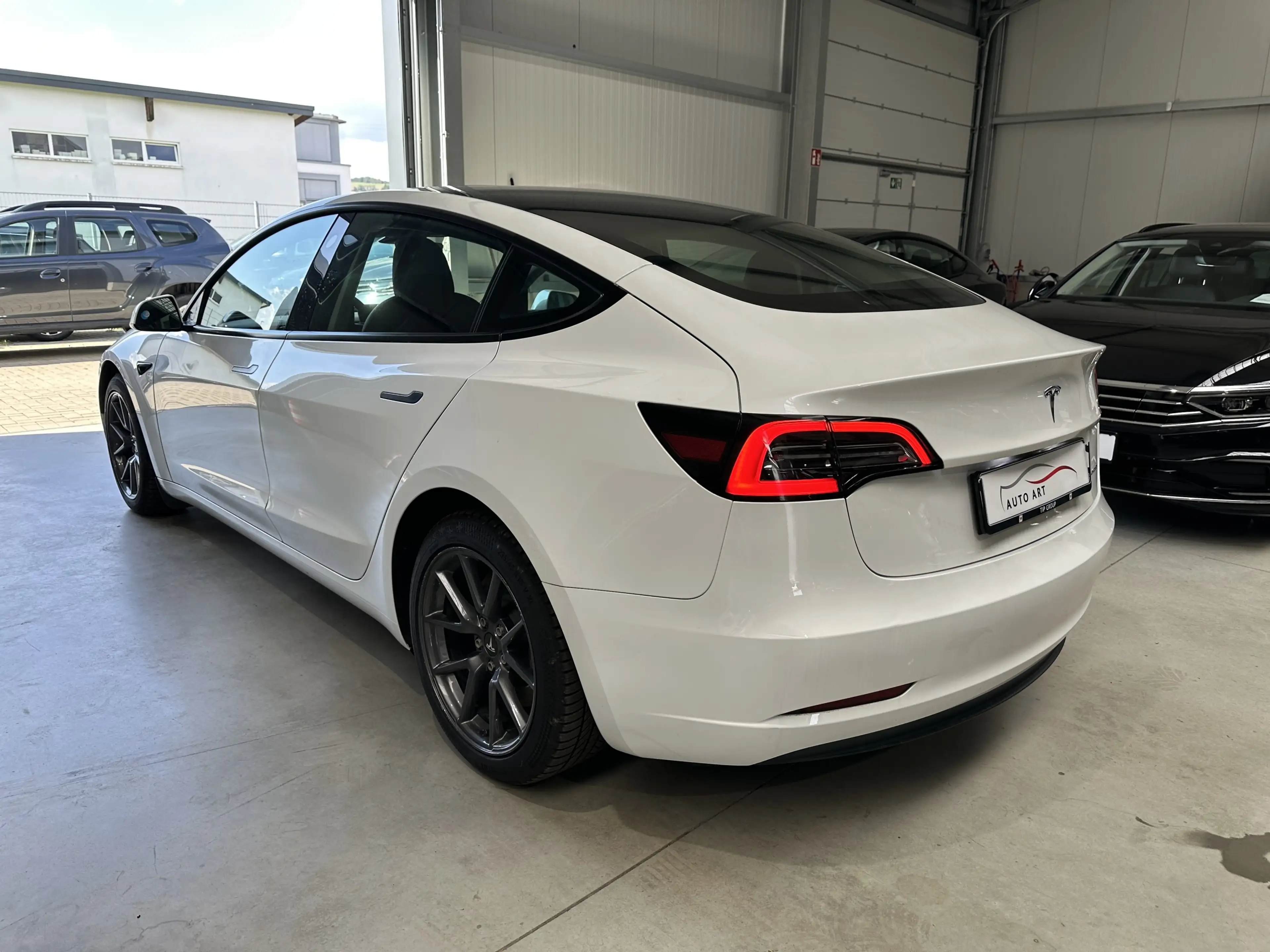 Tesla Model 3 LR Dual AWD AHK Pano Ryzen Wärmepumpe — photo 4