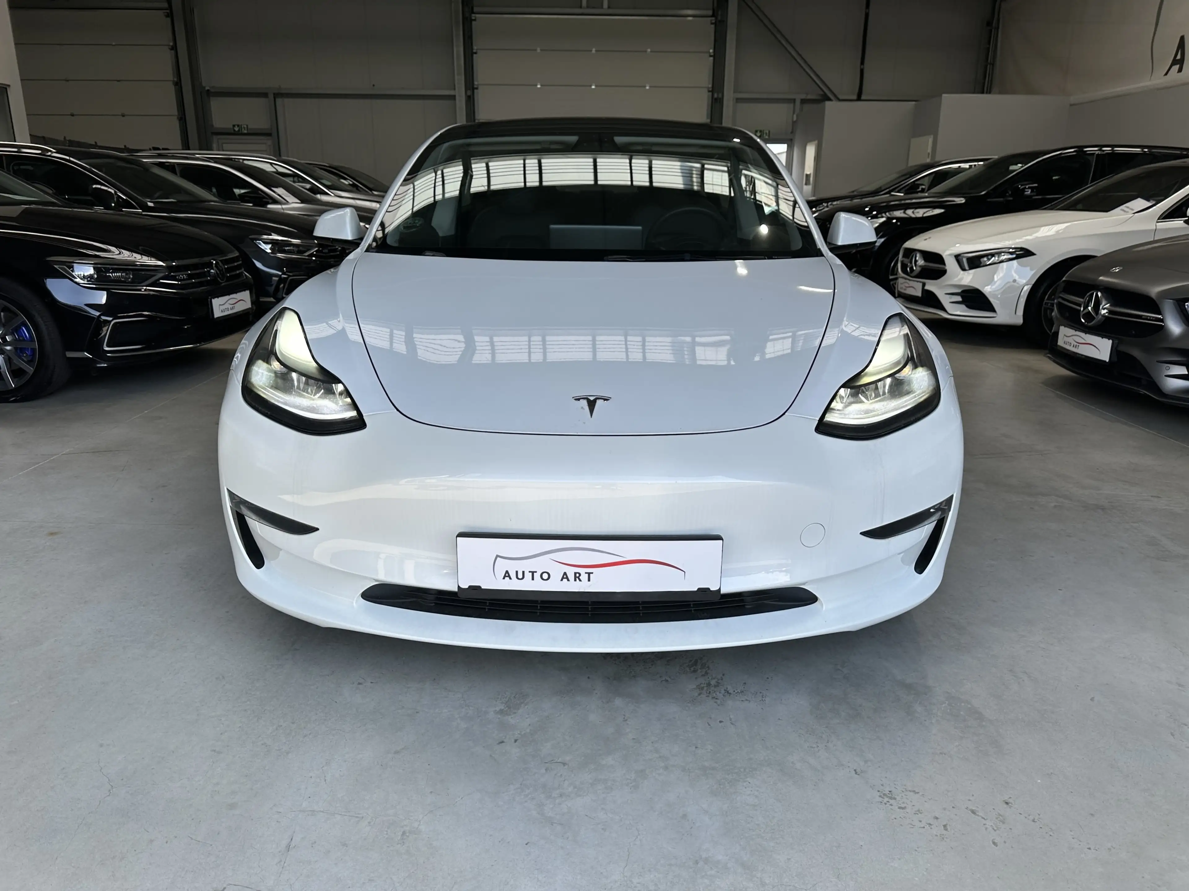 Tesla Model 3 LR Dual AWD AHK Pano Ryzen Wärmepumpe — photo 2