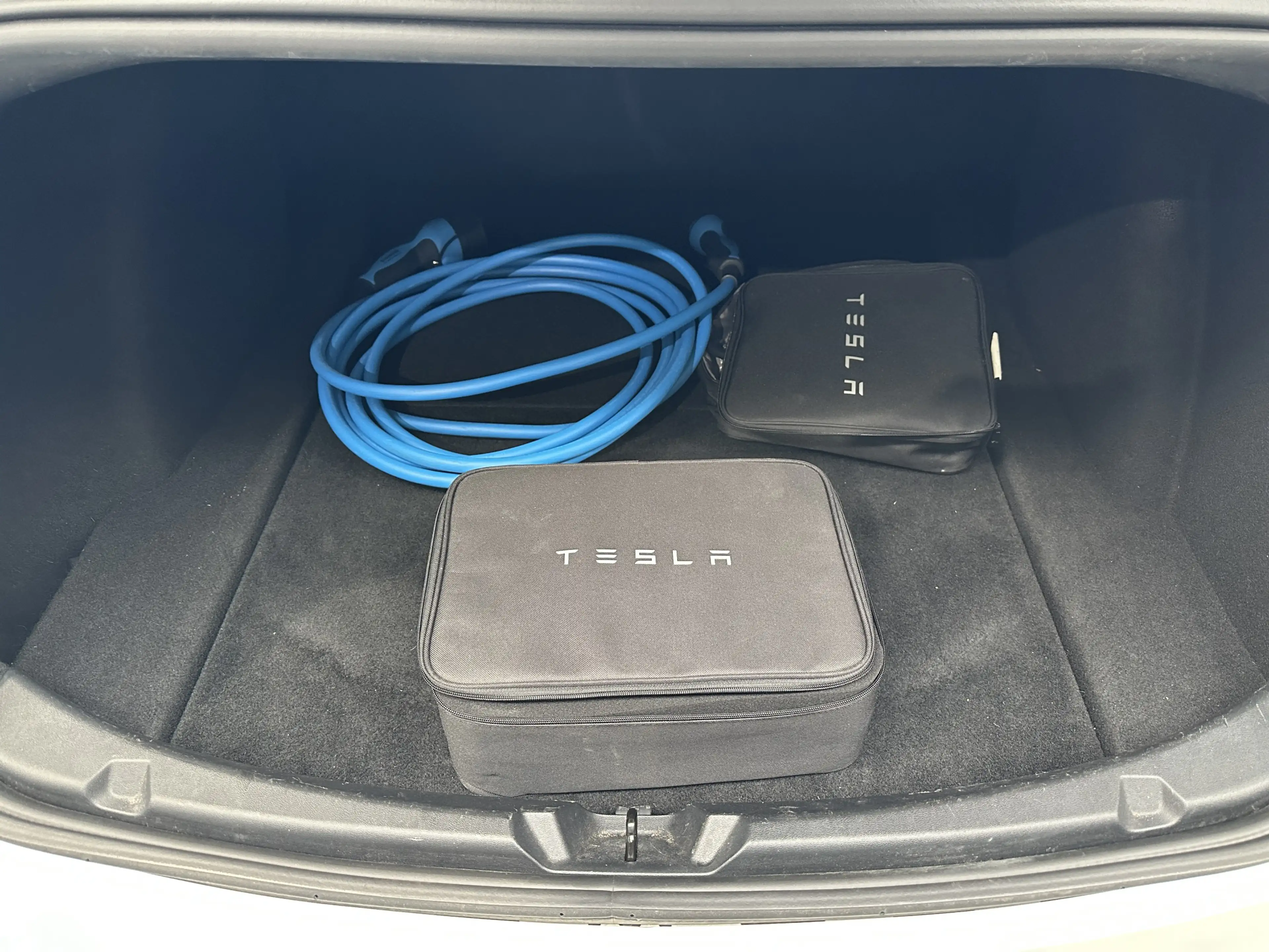 Tesla Model 3 LR Dual AWD AHK Pano Ryzen Wärmepumpe — photo 8