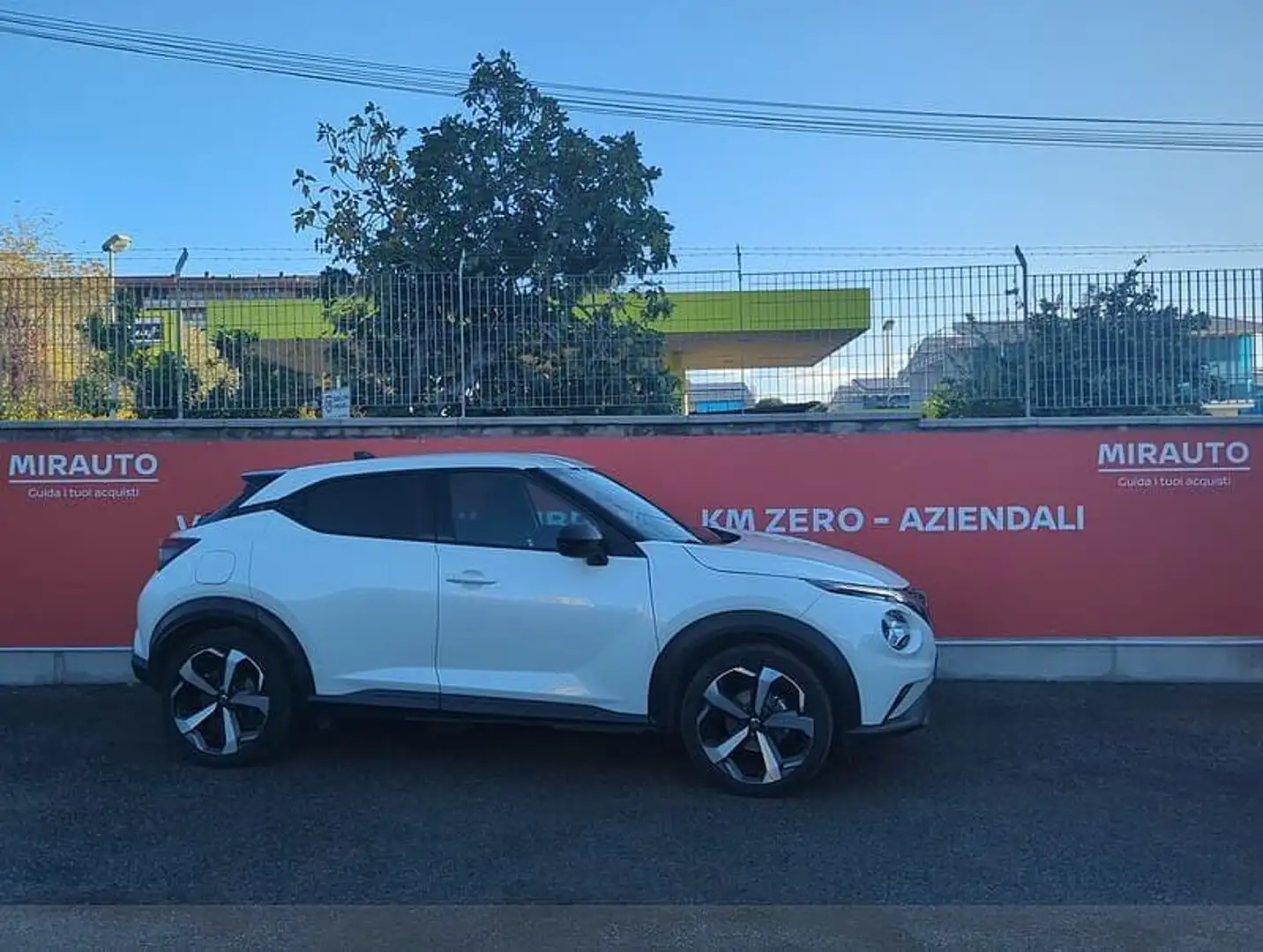 Nissan Juke 2ª serie Juke 1.0 DIG-T 114 CV N-Connecta Wit - 1