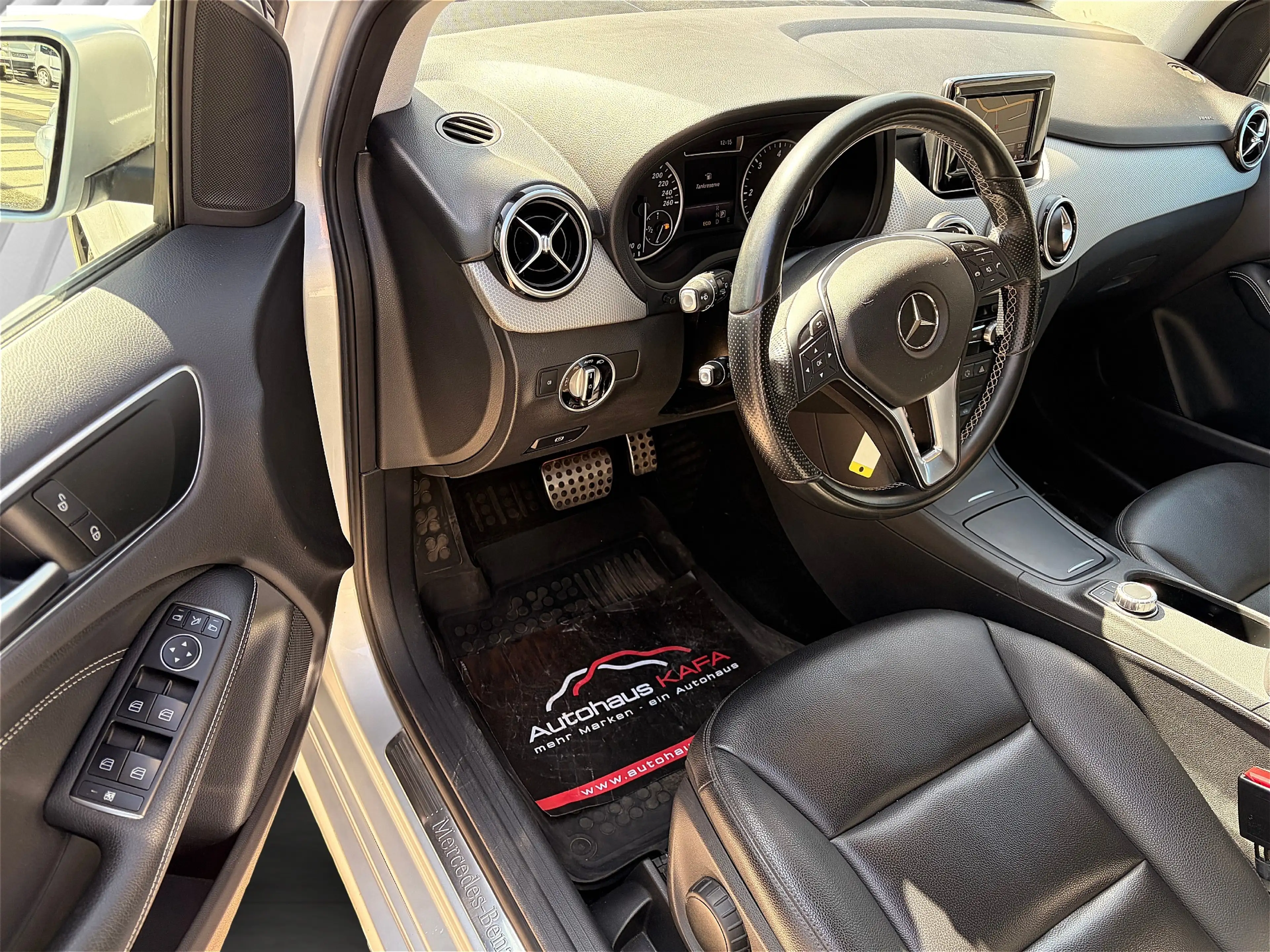 Mercedes-Benz B 220 B 220 CDI Sports Tourer ** LEDER/NAVI/SHZ/PDC** — photo 8