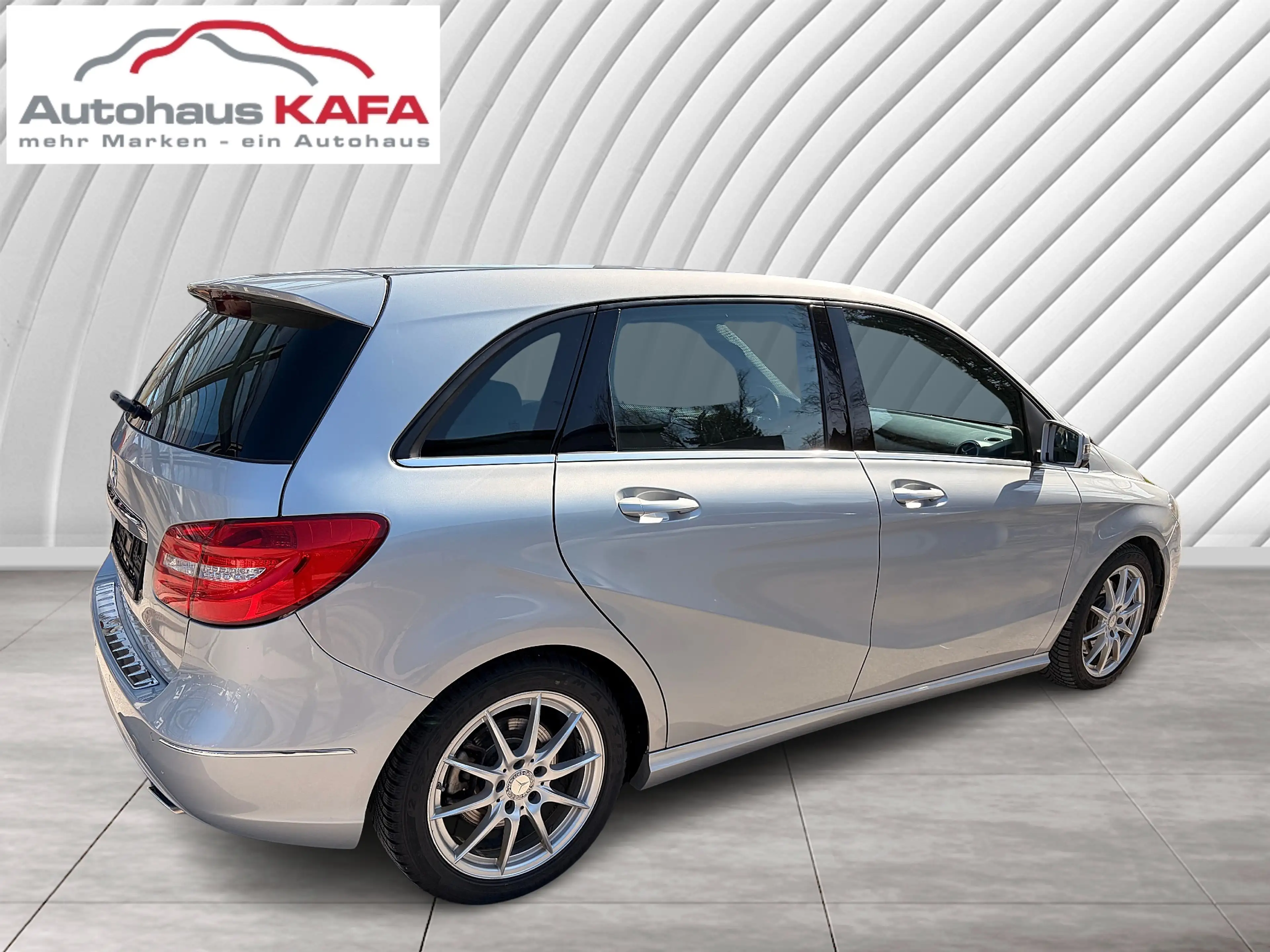 Mercedes-Benz B 220 B 220 CDI Sports Tourer ** LEDER/NAVI/SHZ/PDC** — photo 5