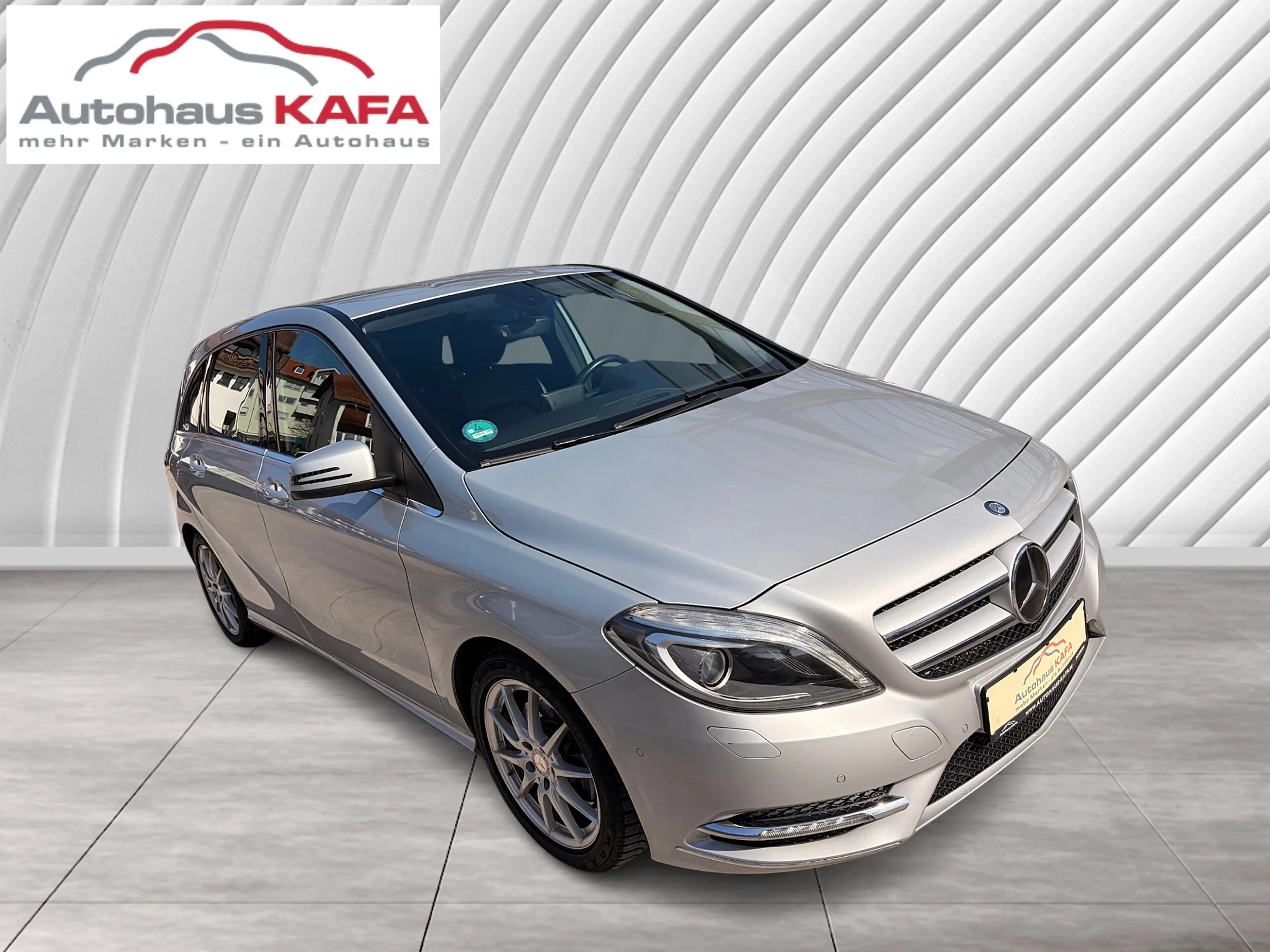 Mercedes-Benz B 220 B 220 CDI Sports Tourer ** LEDER/NAVI/SHZ/PDC** — photo 4