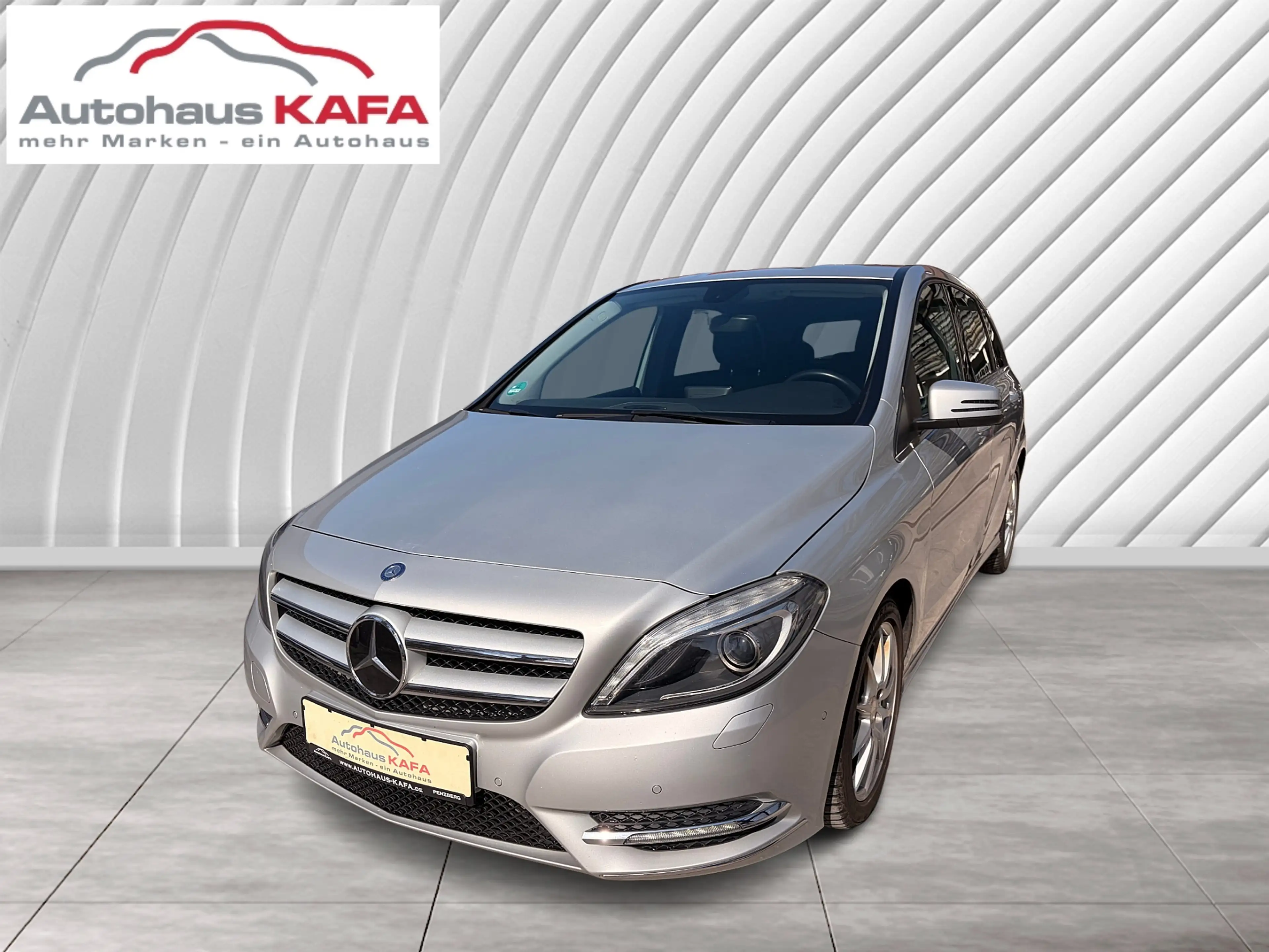 Mercedes-Benz B 220 B 220 CDI Sports Tourer ** LEDER/NAVI/SHZ/PDC** — photo 2