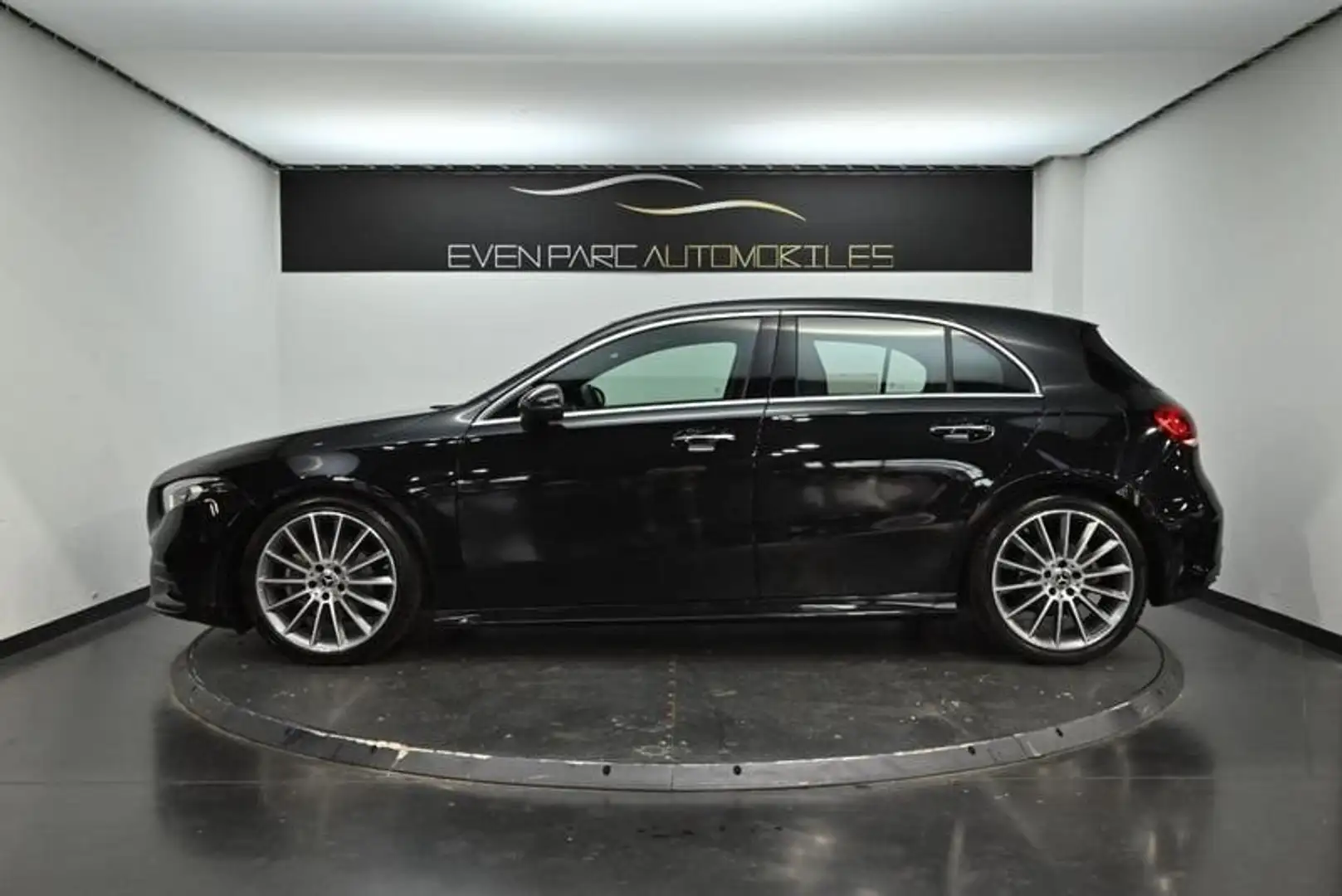 Mercedes-Benz A 180 180 d 7G-DCT AMG Line - 2