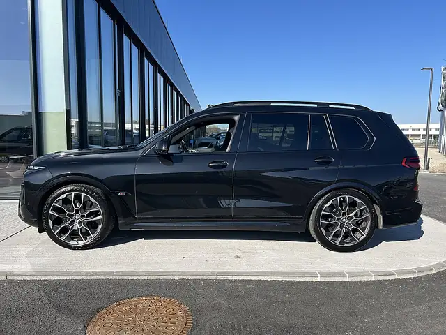 BMW X7 M 60i xDrive 48V Aut. / AHK / Sky Lounge / Standh... Ansicht 8