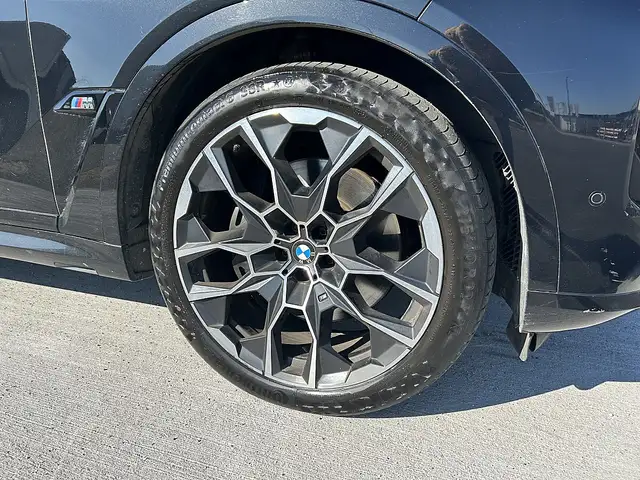 BMW X7 M 60i xDrive 48V Aut. / AHK / Sky Lounge / Standh... Ansicht 10