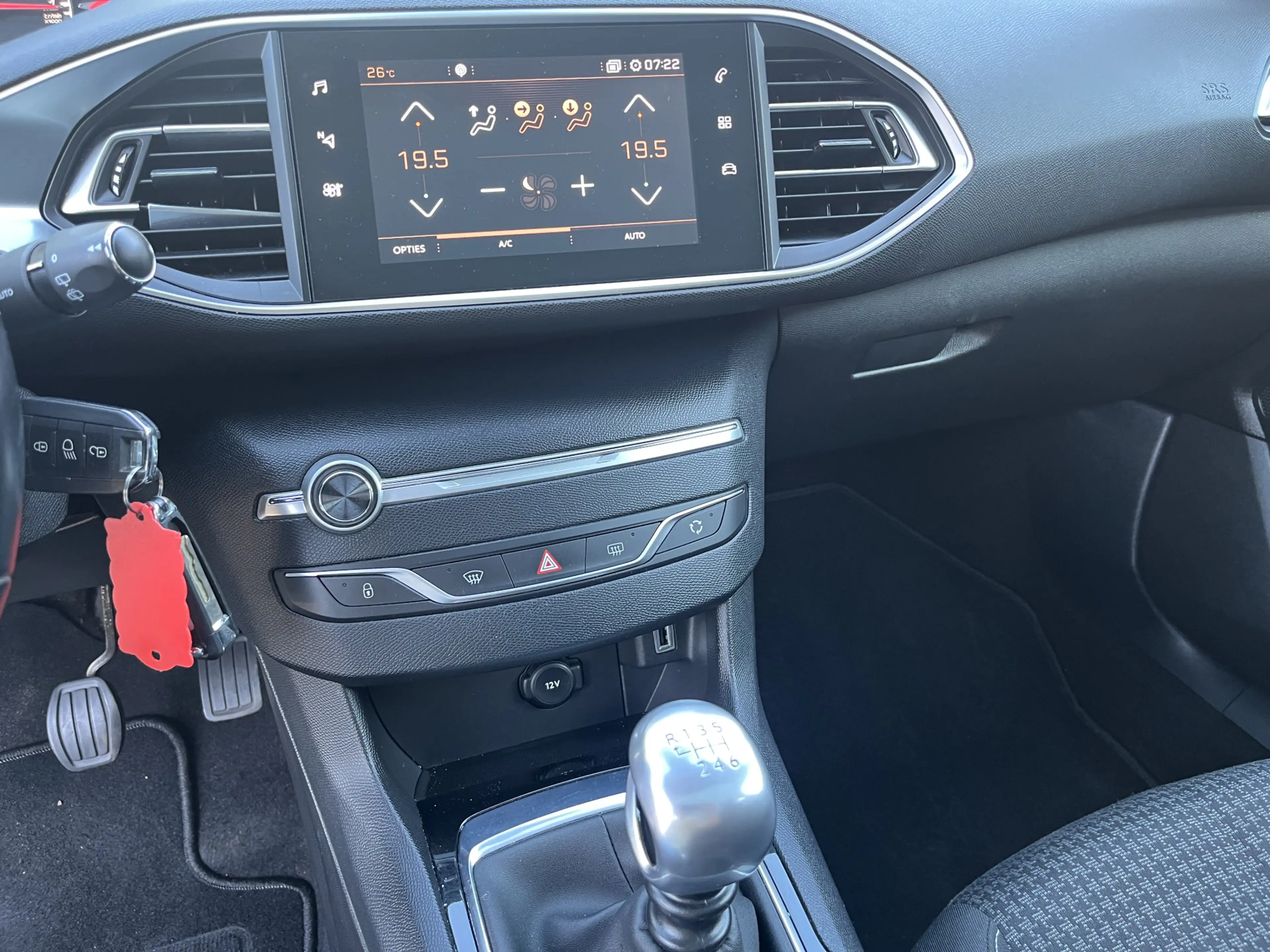 Peugeot 308 SW 1.2 PureTech Blue Lease Executive DAB+ — photo 14