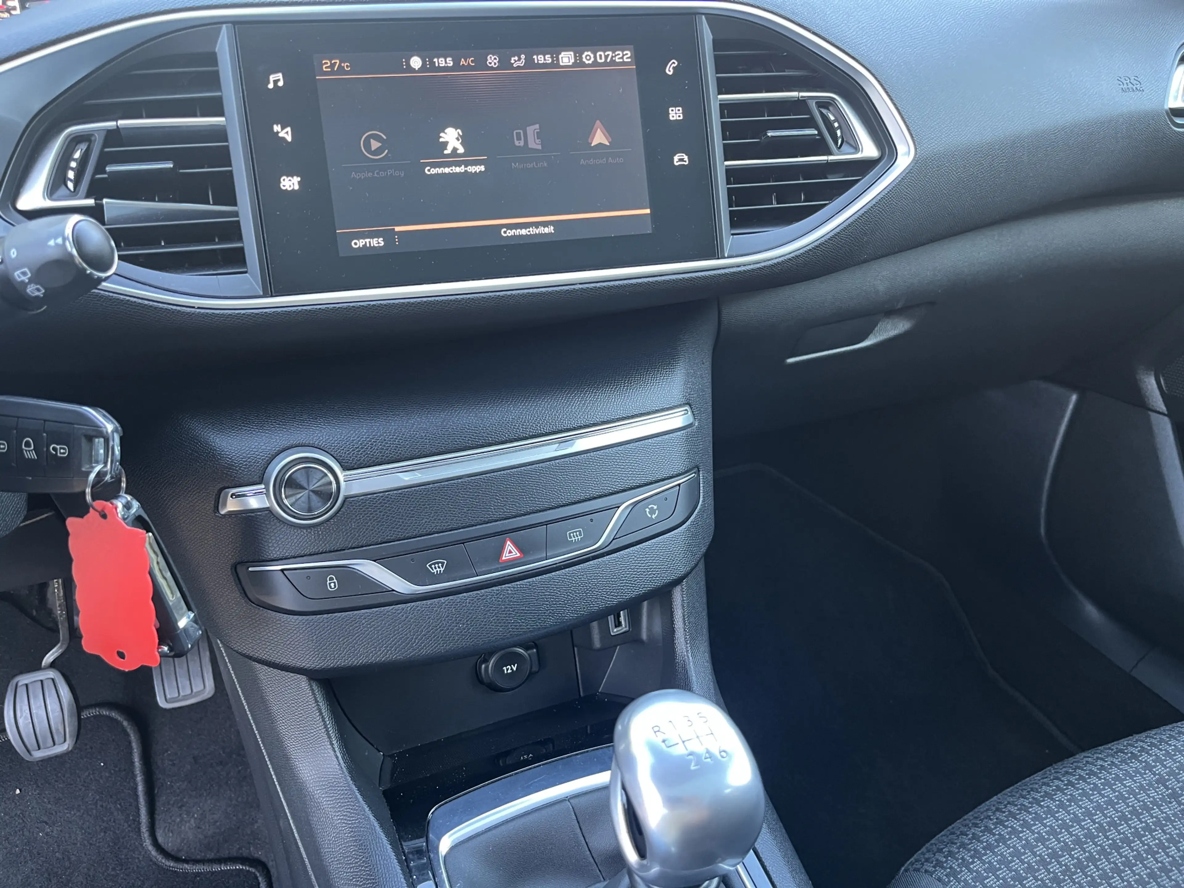 Peugeot 308 SW 1.2 PureTech Blue Lease Executive DAB+ — photo 15