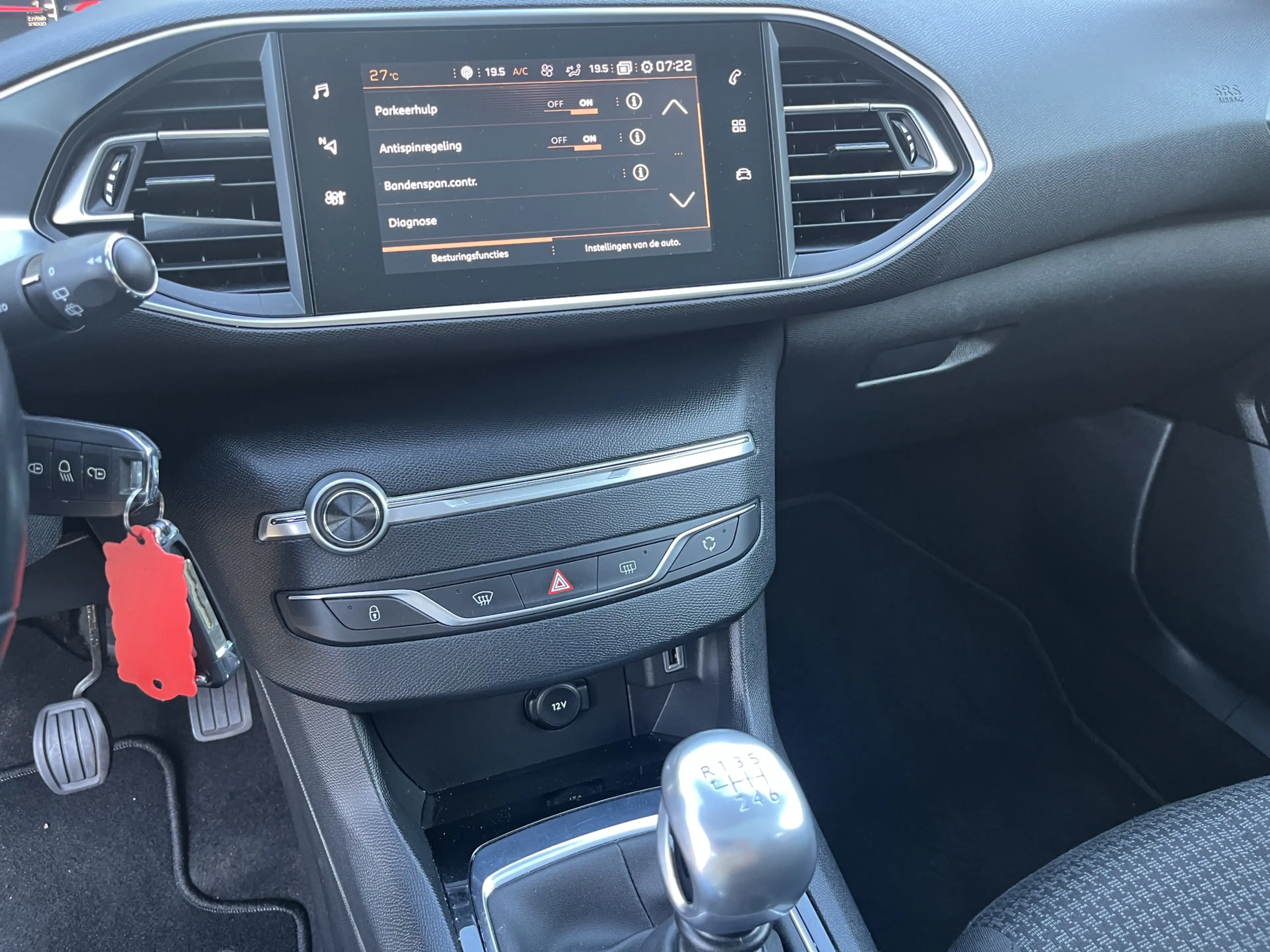 Peugeot 308 SW 1.2 PureTech Blue Lease Executive DAB+ — photo 16