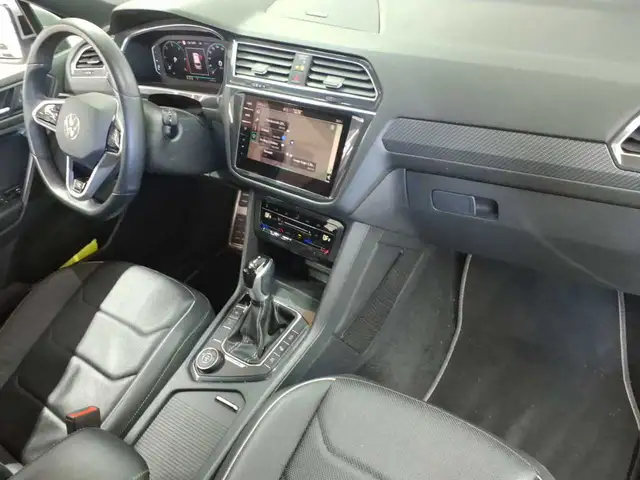Volkswagen Tiguan Allspace view 9