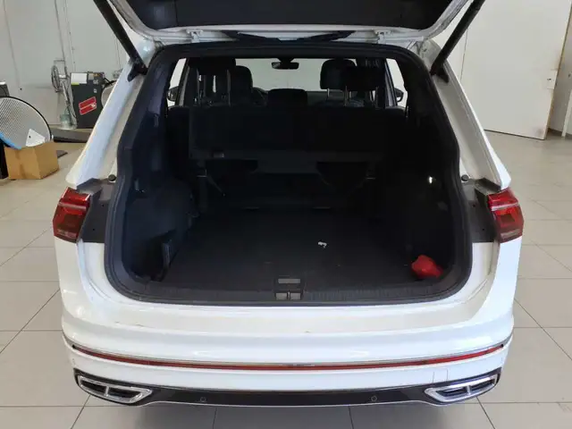 Volkswagen Tiguan Allspace view 15