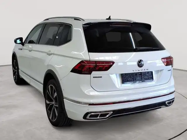 Volkswagen Tiguan Allspace view 5