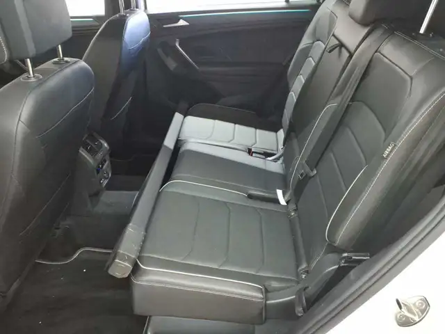 Volkswagen Tiguan Allspace view 13