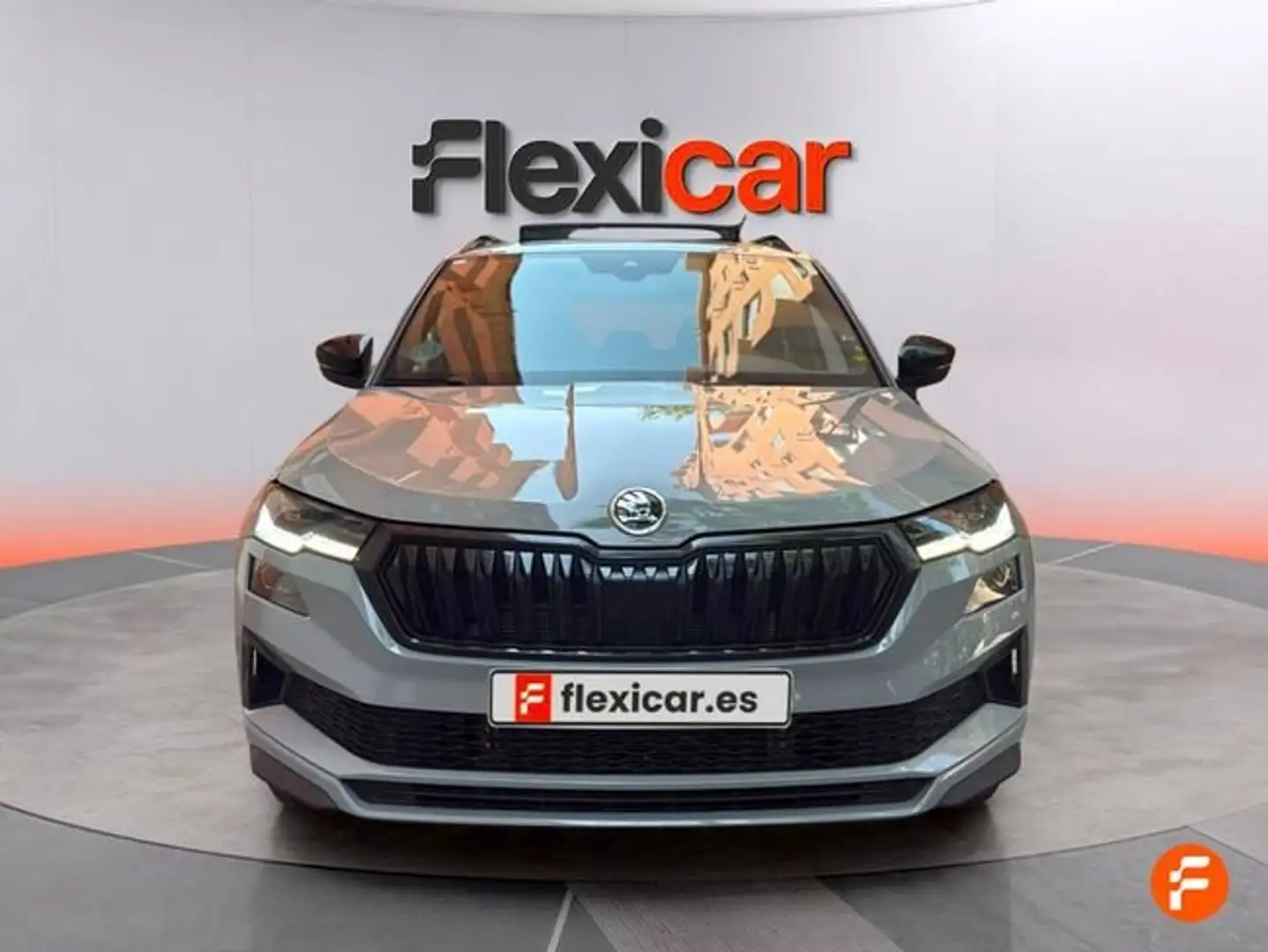 Skoda Karoq 1.5 TSI Sportline ACT DSG 110KW Gris - 2