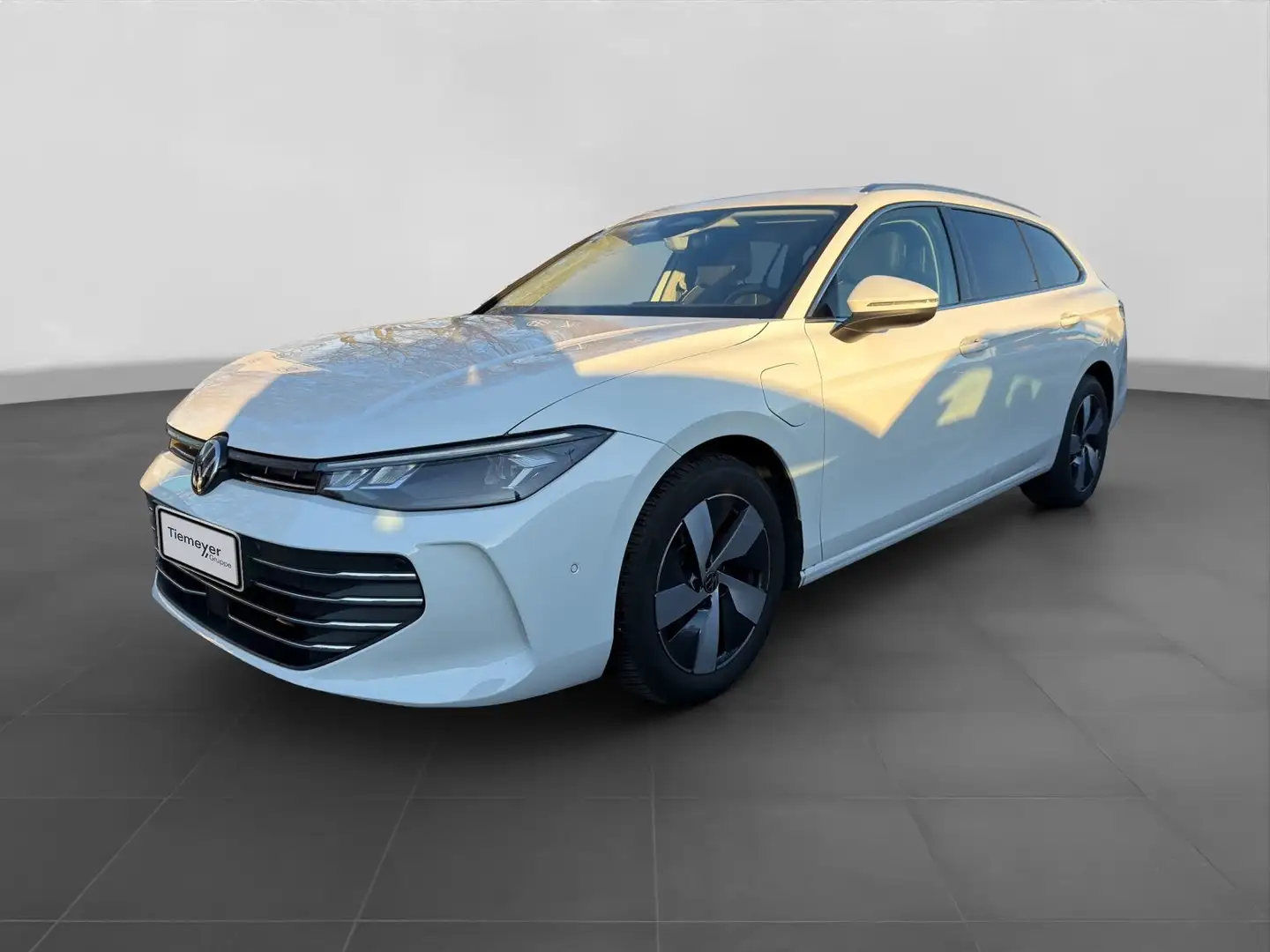 Volkswagen Passat Variant 1.5 TSI eHybrid BUSINESS LM17 NAV Weiß - 2