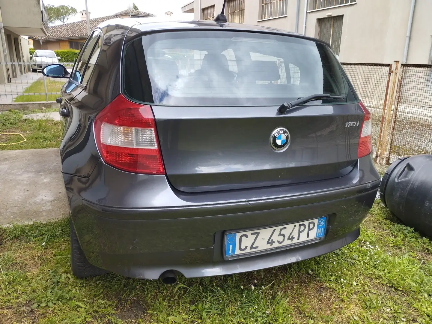 BMW 118 118i Eletta Grigio - 2