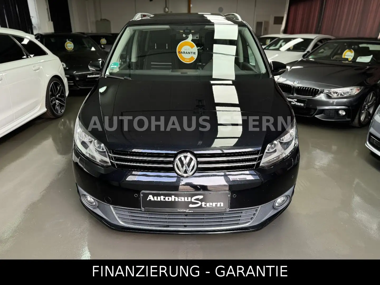 Volkswagen Touran 2.0 TDI 8xReifen AHK Panorama Tempomat Fekete - 2