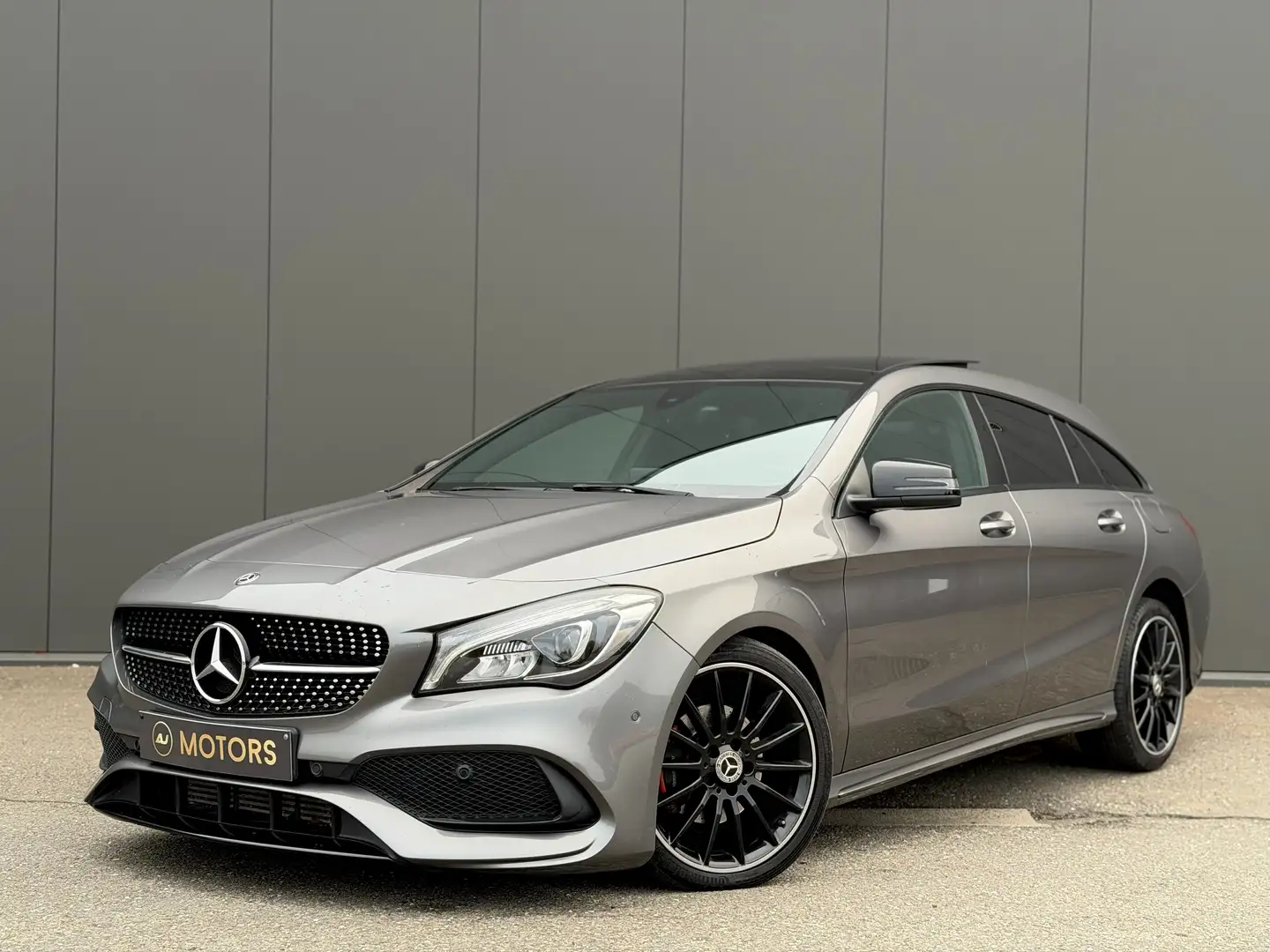 Mercedes-Benz CLA 200 d Shooting Brake - Boite Auto. - Pack AMG - Pano Gris - 1