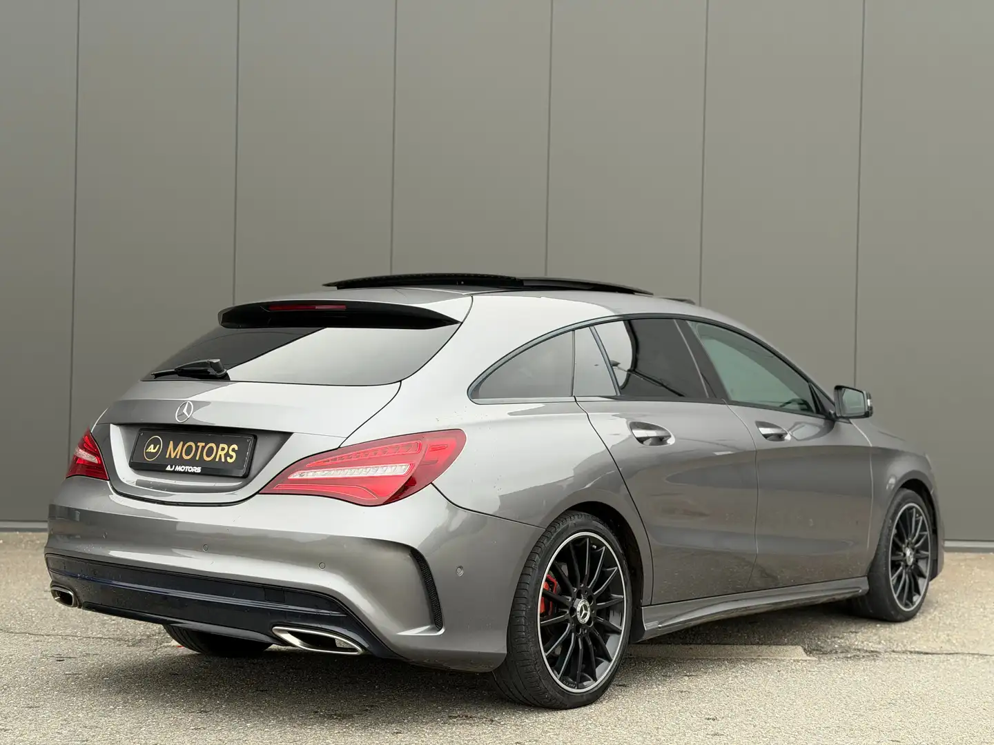Mercedes-Benz CLA 200 d Shooting Brake - Boite Auto. - Pack AMG - Pano Gris - 2