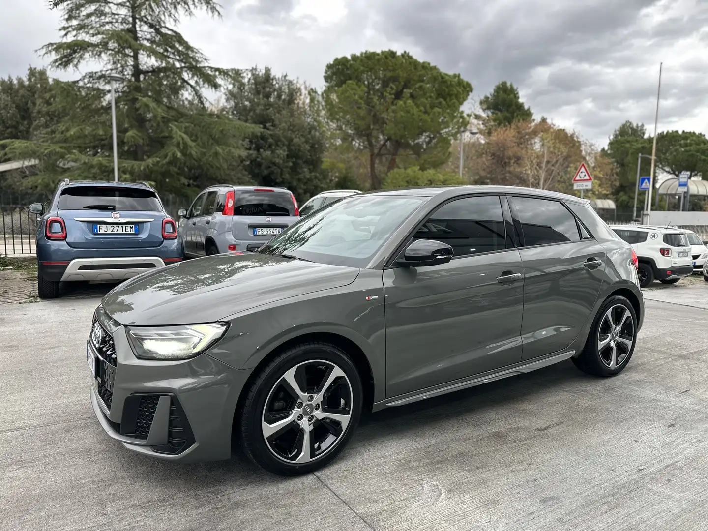 Audi A1 Sportback 30 1.0 tfsi S Line Edition 110cv s-troni Grigio - 2