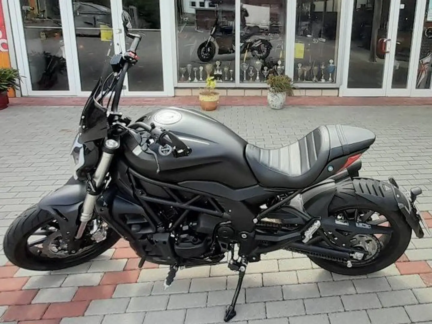 Benelli 502C Cruiser Negro - 1
